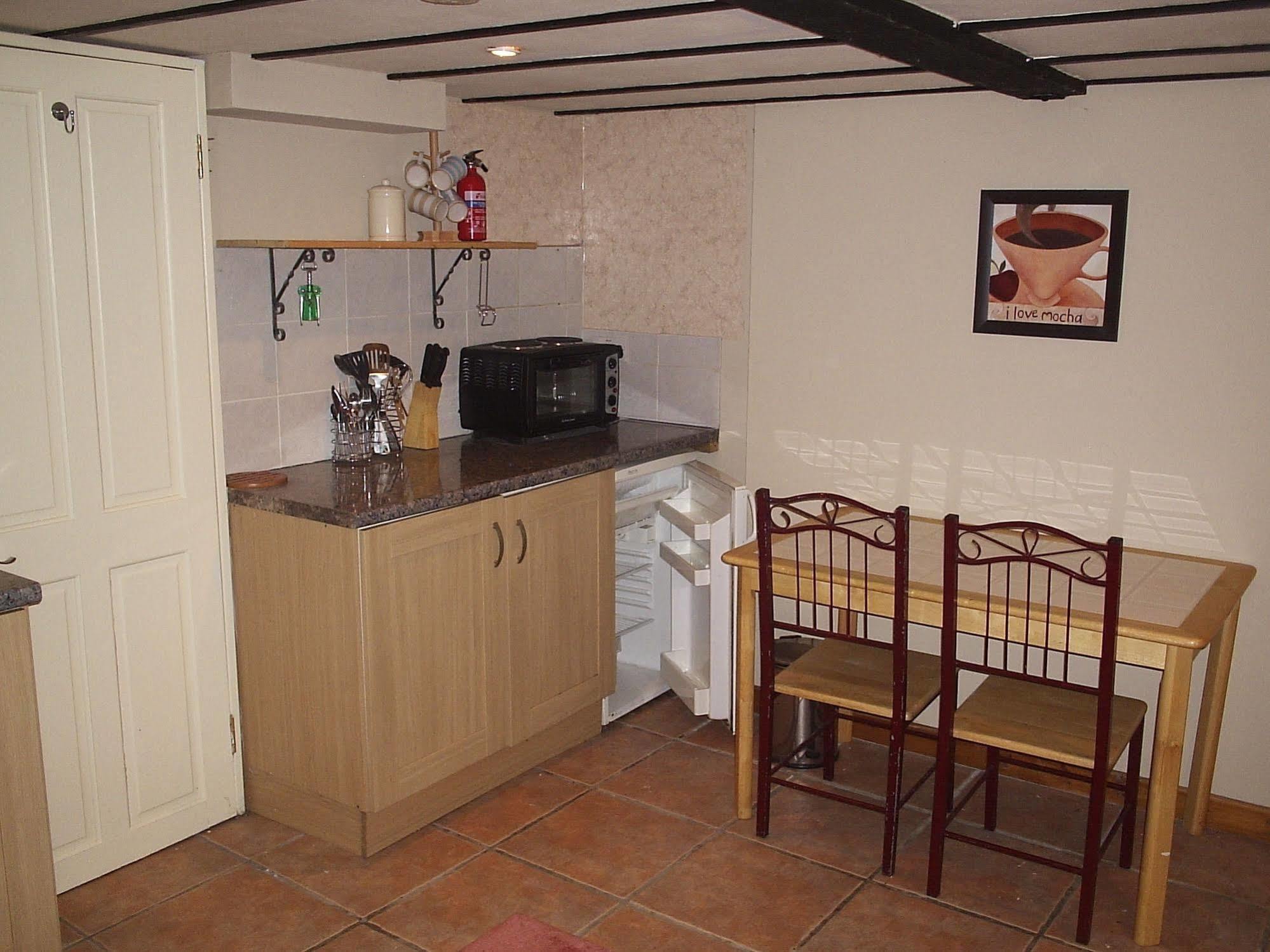 Ryvington Apartments Abergavenny Extérieur photo