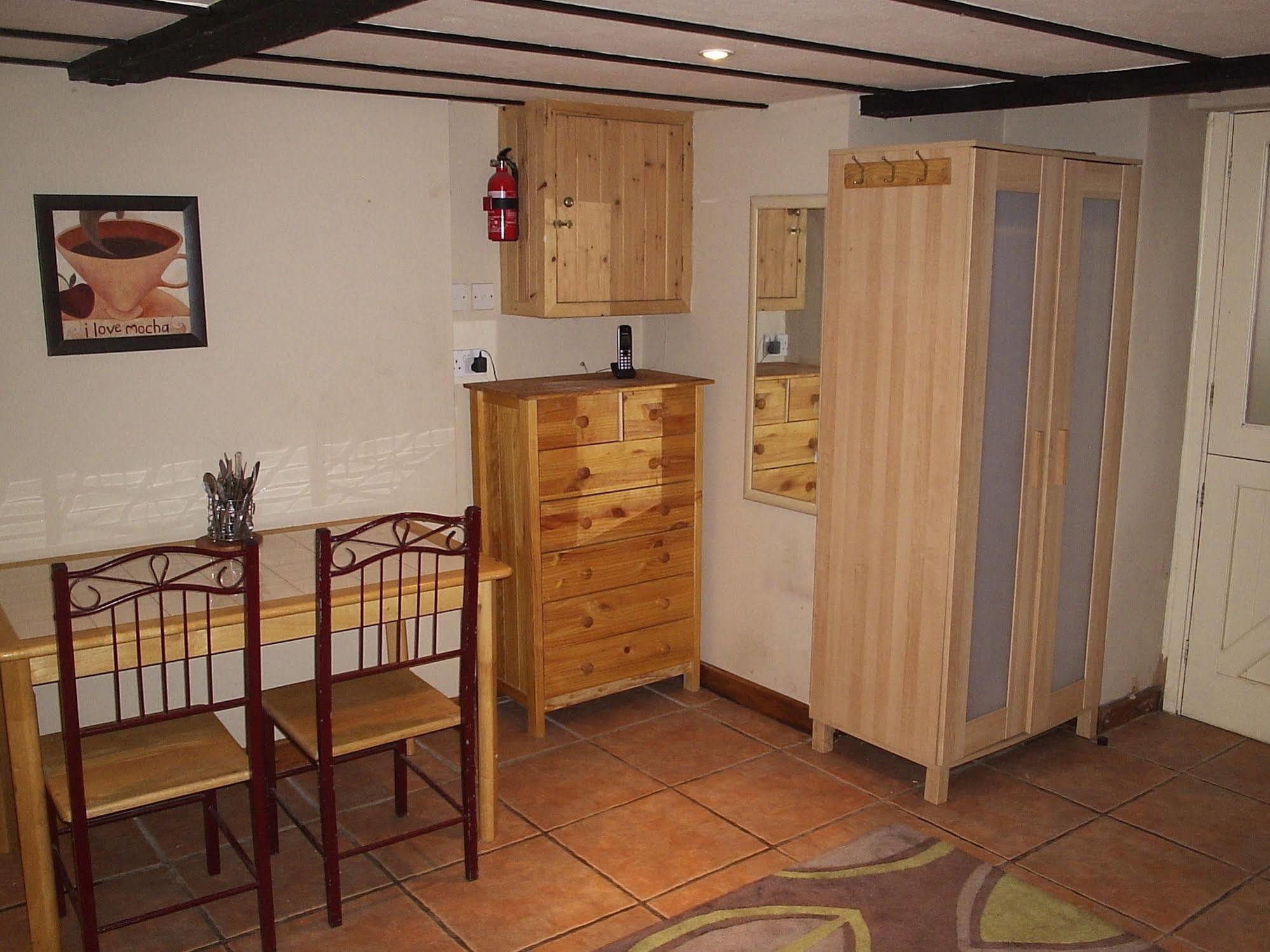 Ryvington Apartments Abergavenny Extérieur photo
